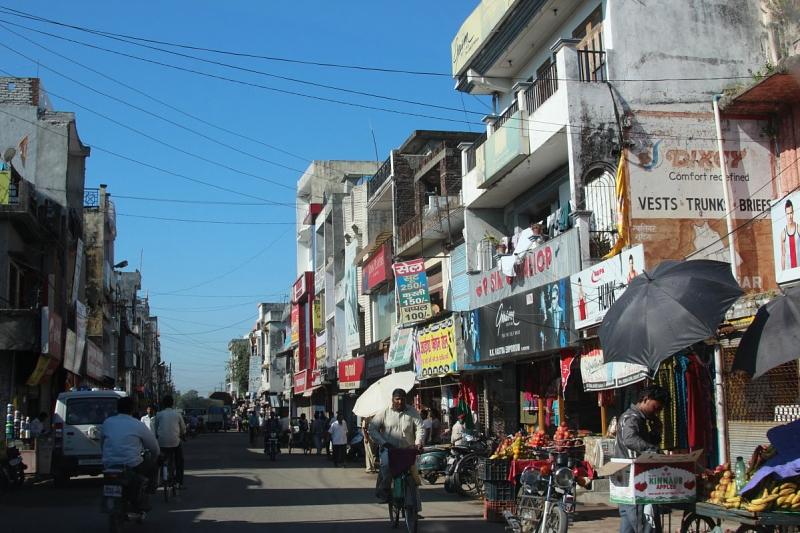 Mit dem Range Rover Evoque von Kathmandu nach Delhi