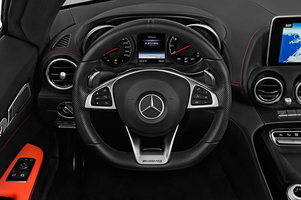 Mercedes AMG GT (Baujahr 2018) - 2 Türen Lenkrad