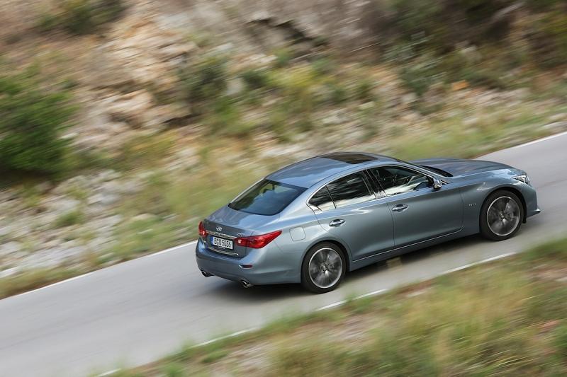 Der E-Motor unterstützt das V6-Aggregat bei der Beschleunigung