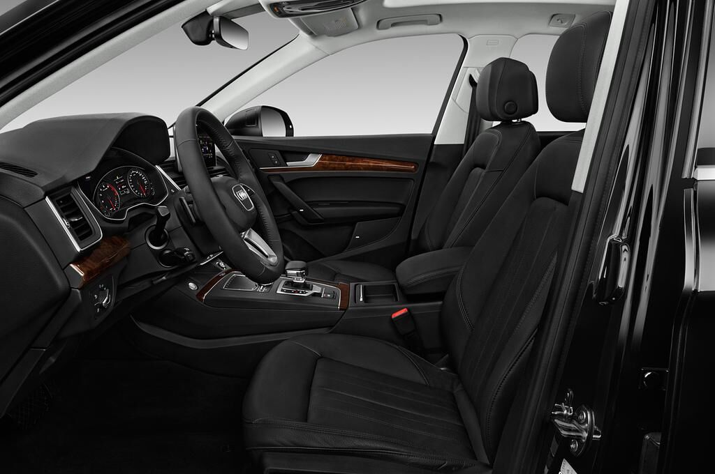 Audi Q5 (Baujahr 2018) Design 5 Türen Vordersitze