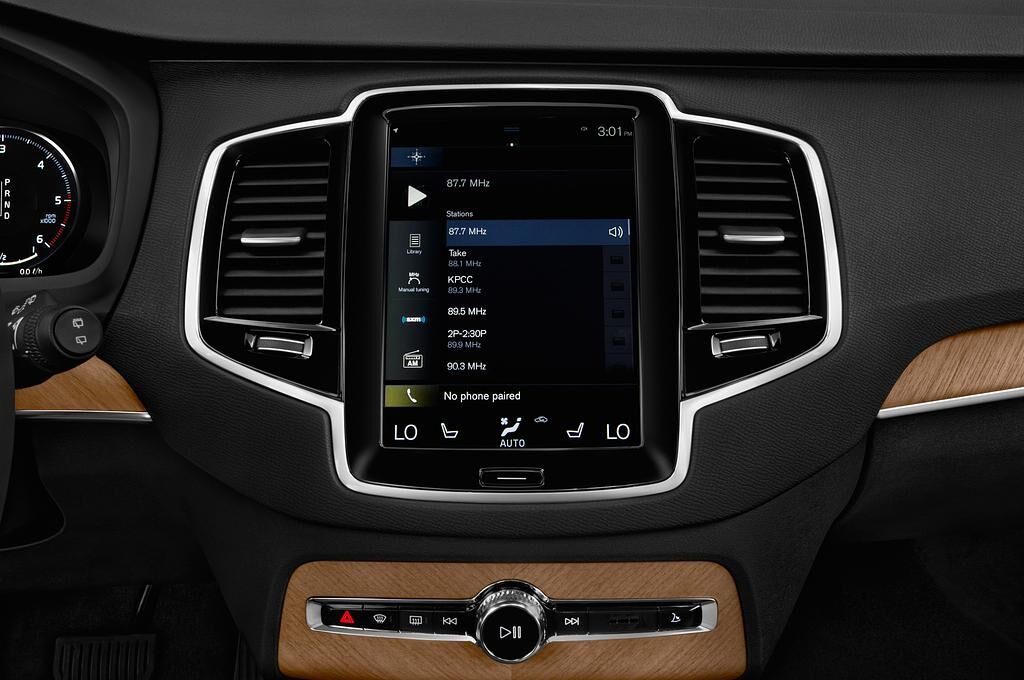 Volvo XC90 (Baujahr 2018) Inscription 5 Türen Radio und Infotainmentsystem
