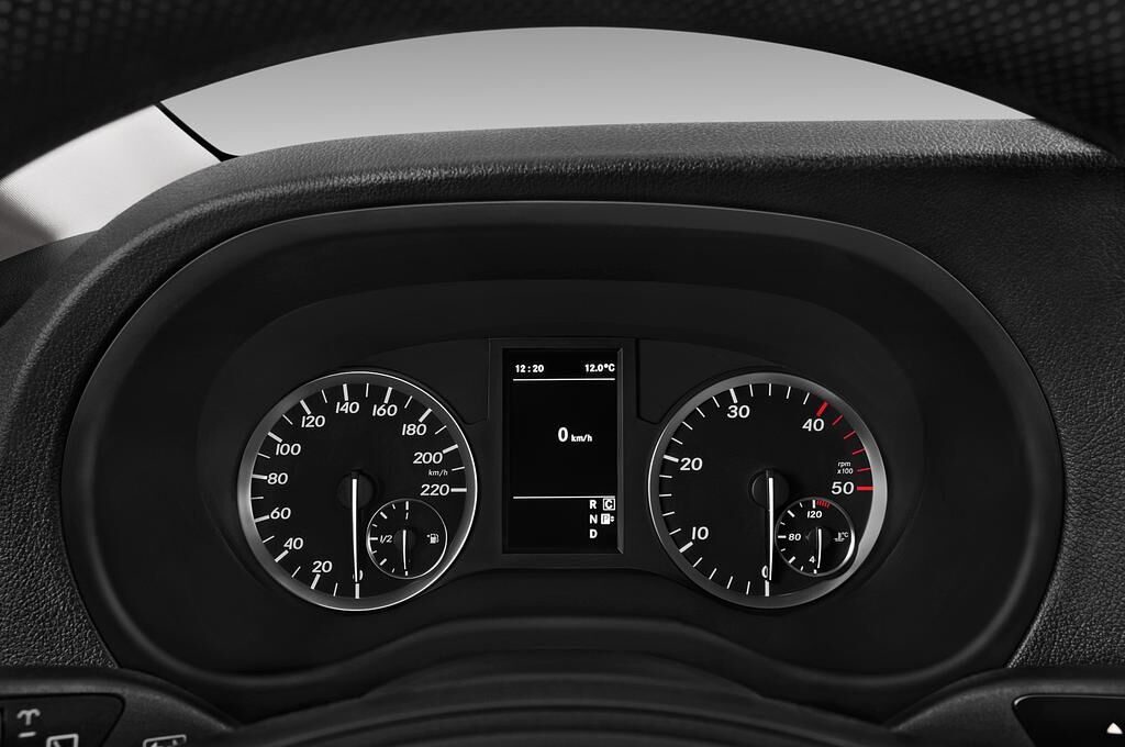 Mercedes Vito Mixto (Baujahr 2018) - 4 Türen Tacho und Fahrerinstrumente