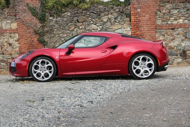 Der Alfa Romeo 4C ist 3,99 Meter lang
