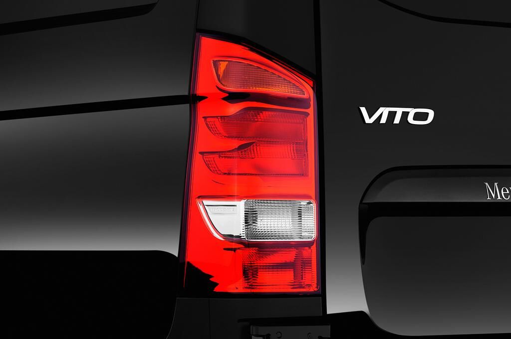 Mercedes Vito Mixto (Baujahr 2018) - 4 Türen Rücklicht