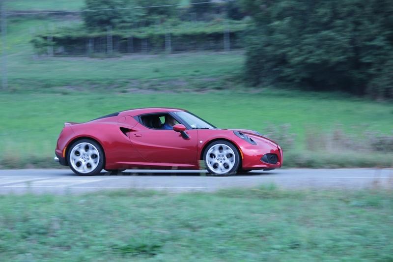 Leer wiegt der Alfa Romeo 895 Kilogramm