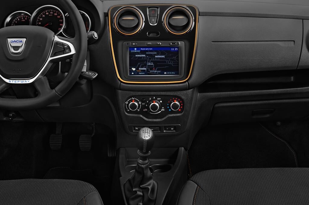 Dacia Lodgy (Baujahr 2018) Stepway 5 Türen Mittelkonsole