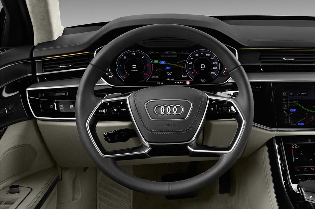 Audi A8 (Baujahr 2018) - 4 Türen Lenkrad