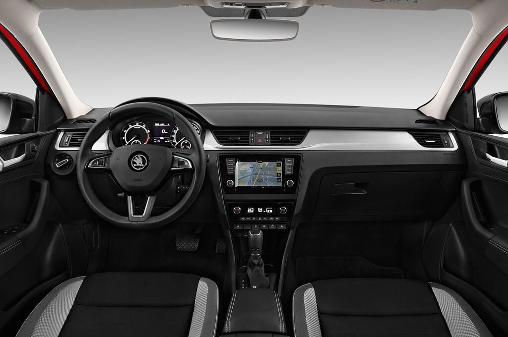 Skoda Rapid Spaceback (Baujahr 2018) Ambition 5 Türen Cockpit und Innenraum