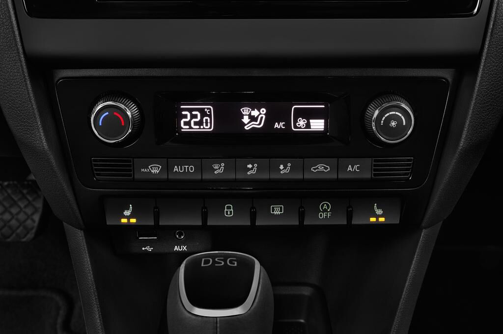 Skoda Rapid Spaceback (Baujahr 2018) Ambition 5 Türen Temperatur und Klimaanlage