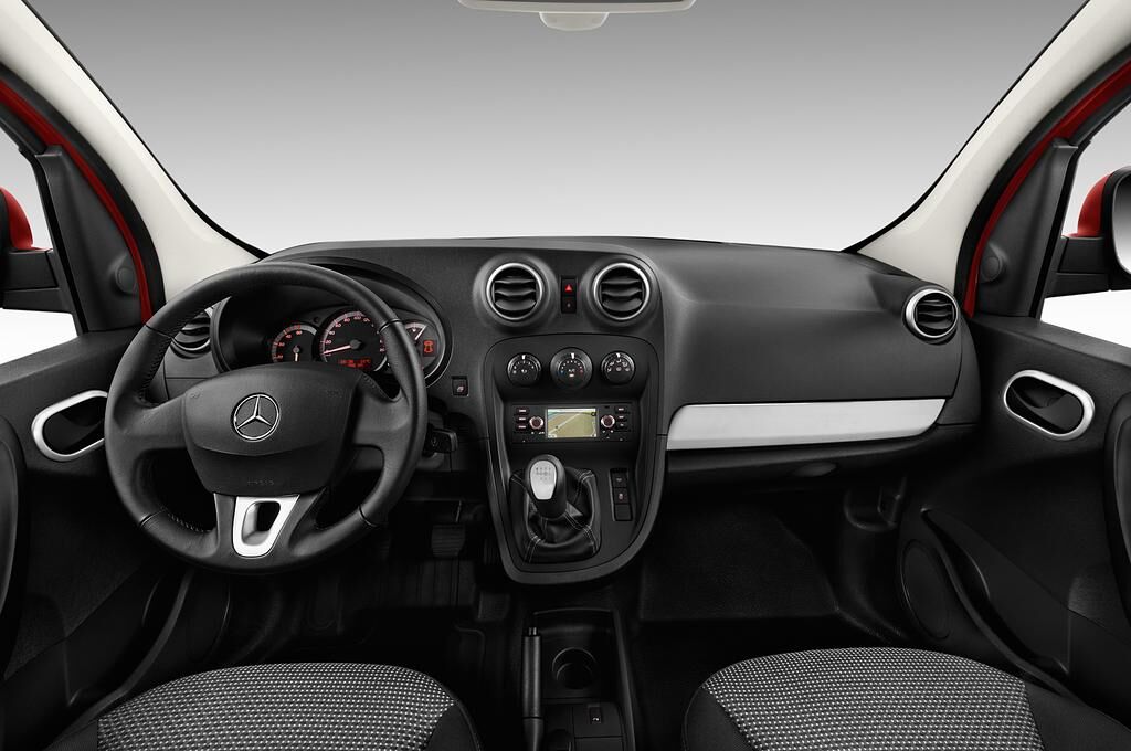 Mercedes Citan (Baujahr 2018) - 4 Türen Cockpit und Innenraum