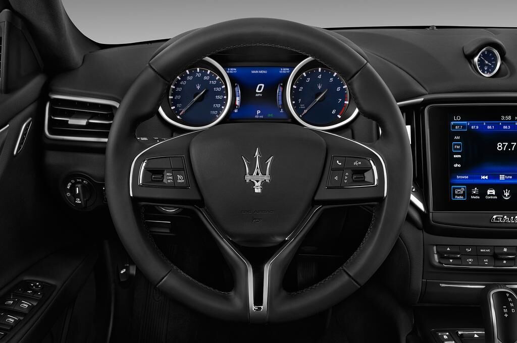 Maserati Ghibli (Baujahr 2018) - 4 Türen Lenkrad