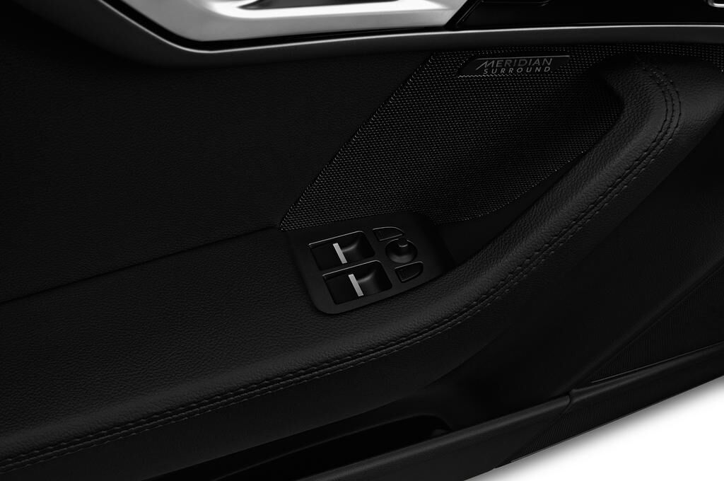 Jaguar F-Type (Baujahr 2018) - 2 Türen Bedienungselemente Tür
