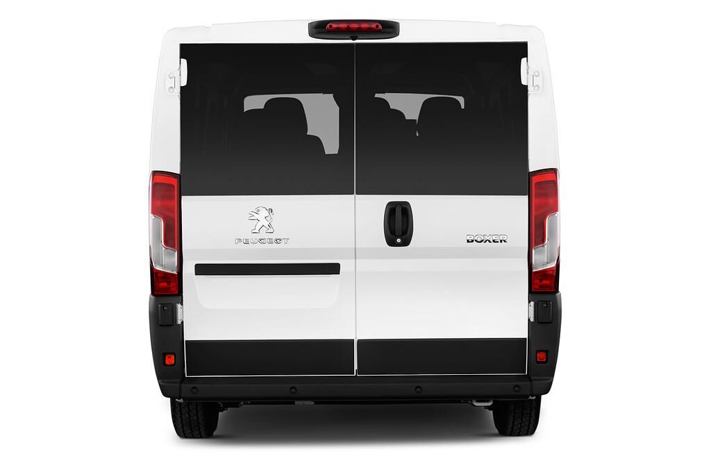Peugeot Boxer (Baujahr 2018) Active 4 Türen Heckansicht