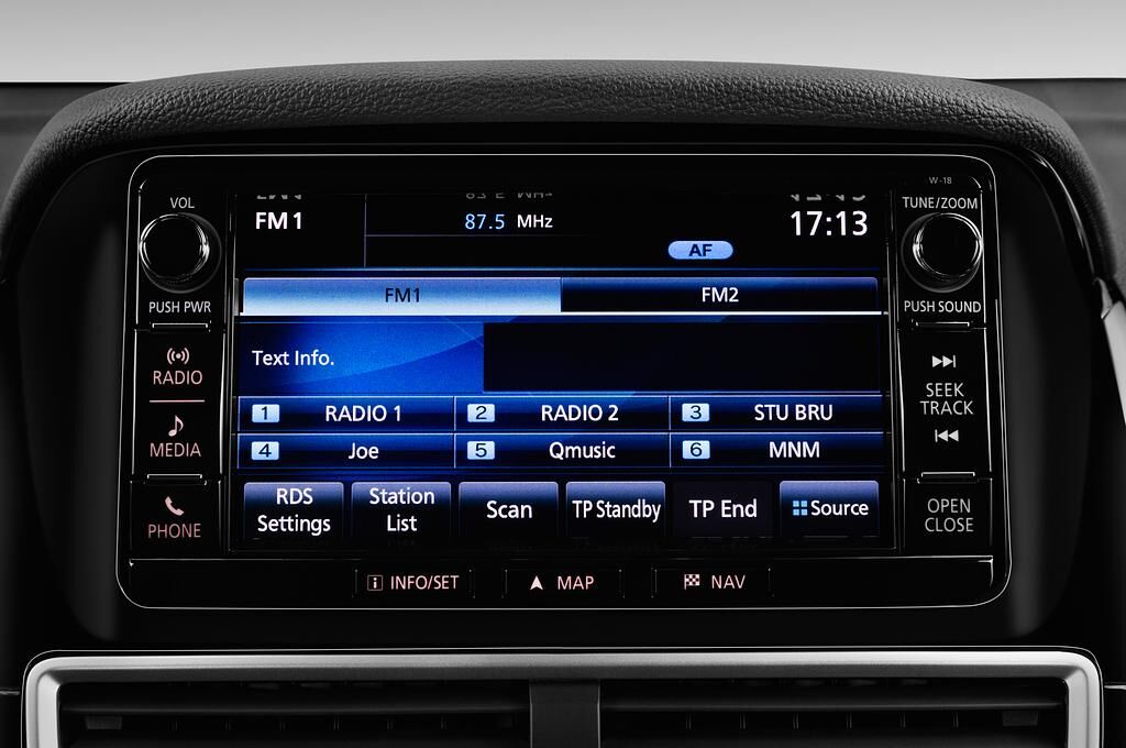 Mitsubishi Eclipse Cross (Baujahr 2018) Plus 5 Türen Radio und Infotainmentsystem