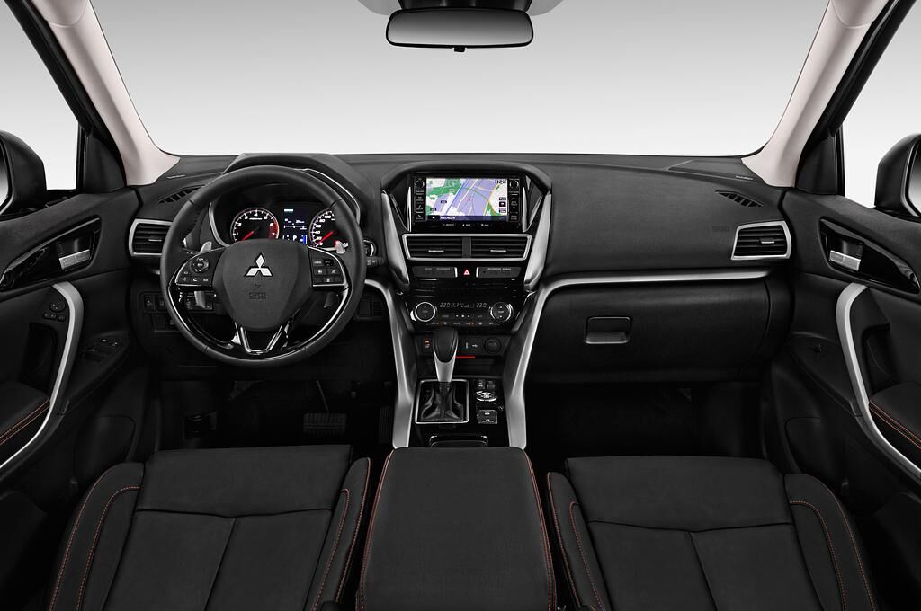 Mitsubishi Eclipse Cross (Baujahr 2018) Plus 5 Türen Cockpit und Innenraum
