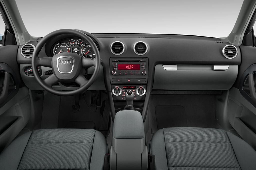 Audi A3 (Baujahr 2011) - 3 Türen Cockpit und Innenraum
