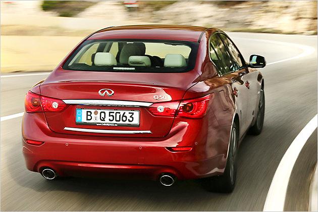 Die Heckansicht erinnert etwas an den aktuellen Mazda 6