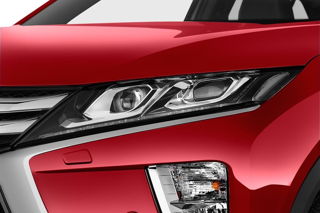 Mitsubishi Eclipse Cross (Baujahr 2018) Plus 5 Türen Scheinwerfer
