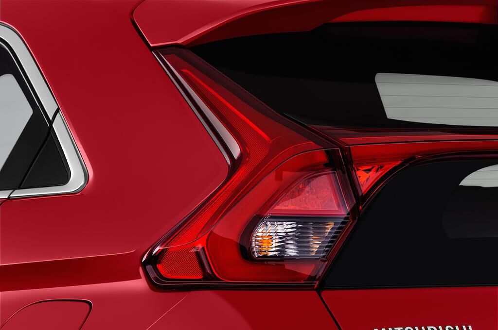 Mitsubishi Eclipse Cross (Baujahr 2018) Plus 5 Türen Rücklicht