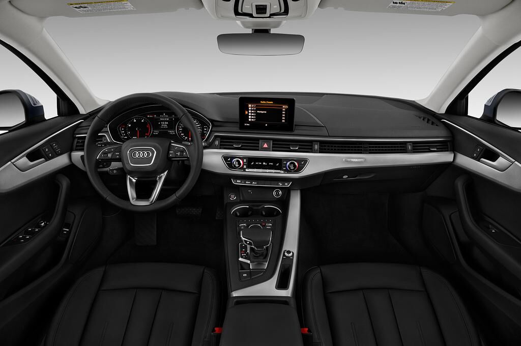 Audi A4 allroad quattro (Baujahr 2018) - 5 Türen Cockpit und Innenraum