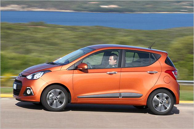 Mit 3,67 Meter ist der Wagen über zehn Zentimeter länger als ein VW Up