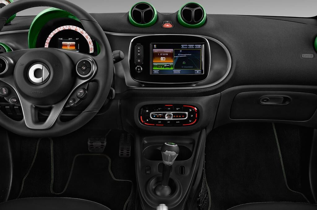 smart fortwo (Baujahr 2018) BRABUS edition 3 Türen Mittelkonsole