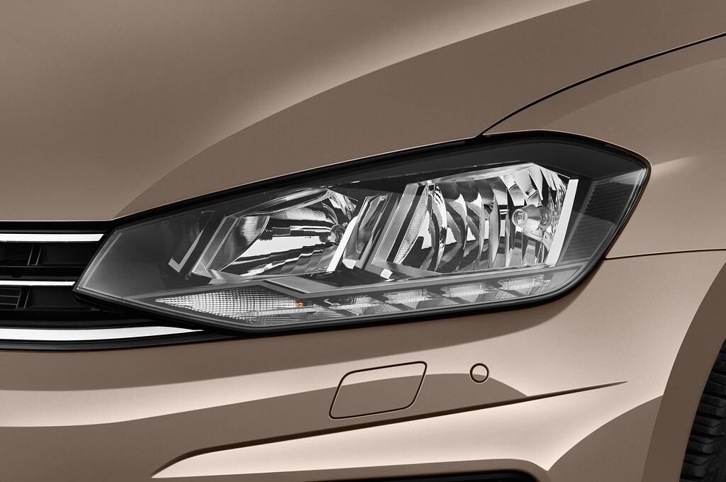 Volkswagen Golf Sportsvan (Baujahr 2018) Comfortline 5 Türen Scheinwerfer