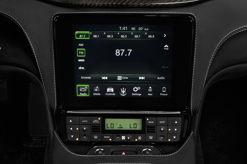Maserati GranTurismo (Baujahr 2018) Sport 2 Türen Radio und Infotainmentsystem