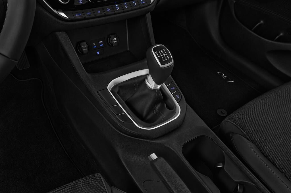Hyundai i30 Fastback (Baujahr 2018) Premium 5 Türen Schalthebel