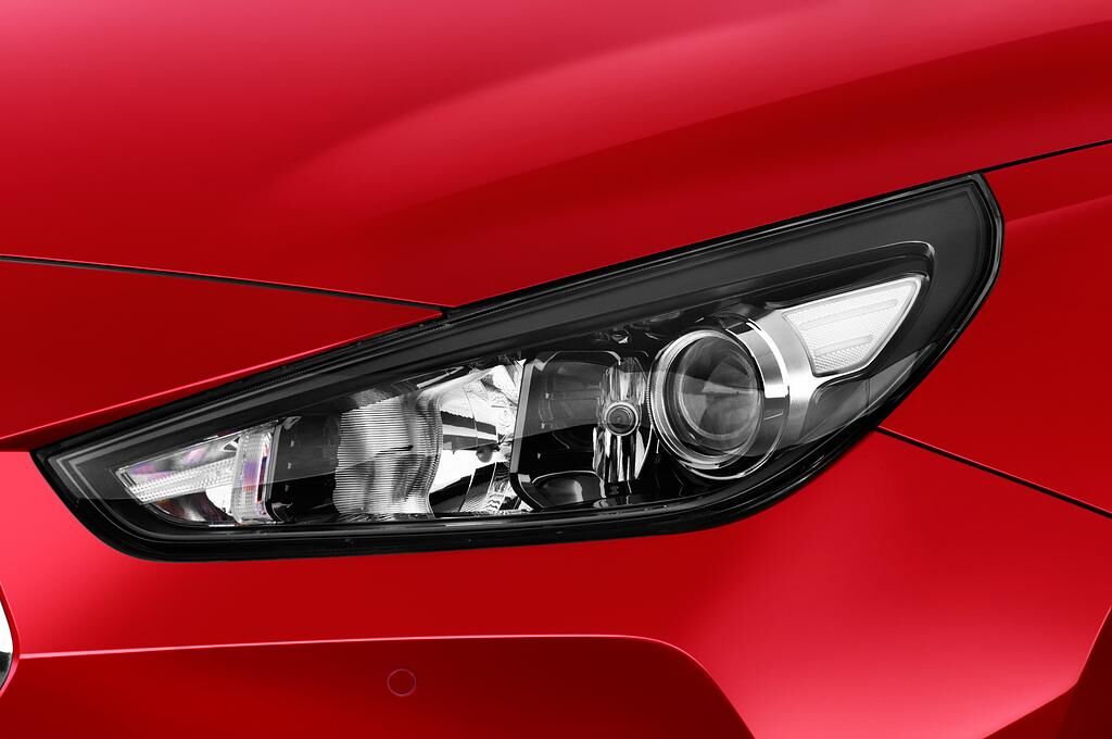 Hyundai i30 Fastback (Baujahr 2018) Premium 5 Türen Scheinwerfer