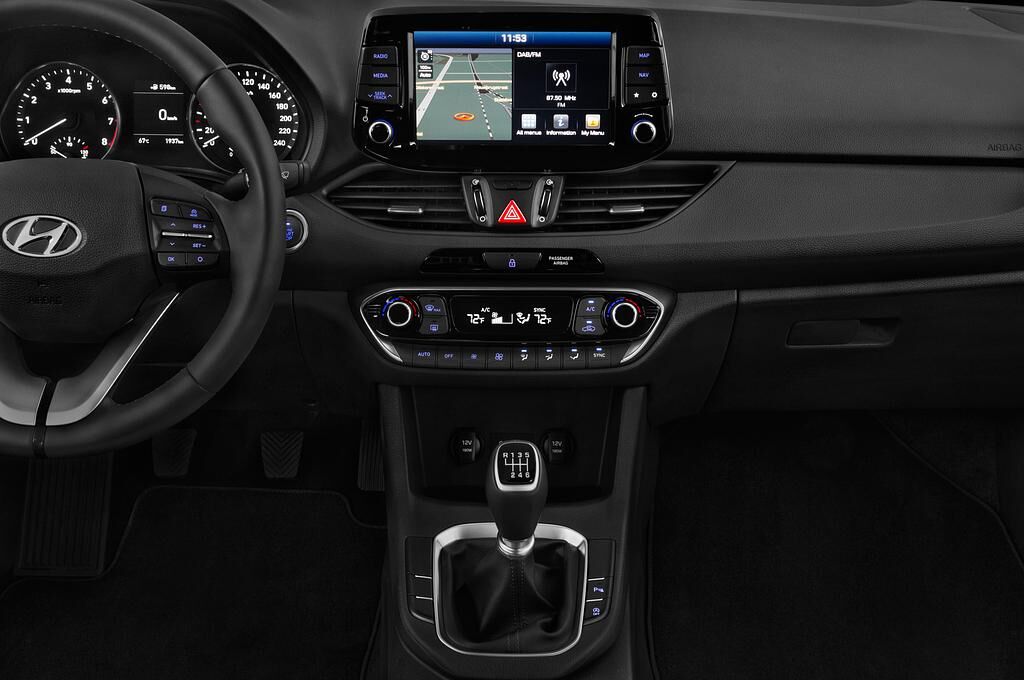 Hyundai i30 Fastback (Baujahr 2018) Premium 5 Türen Mittelkonsole