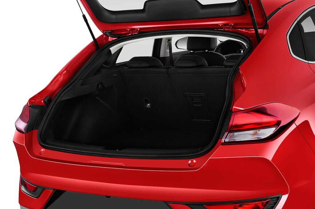 Hyundai i30 Fastback (Baujahr 2018) Premium 5 Türen Kofferraum