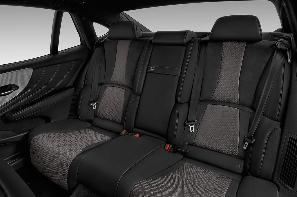 Lexus LS (Baujahr 2018) F Sport 4 Türen Rücksitze