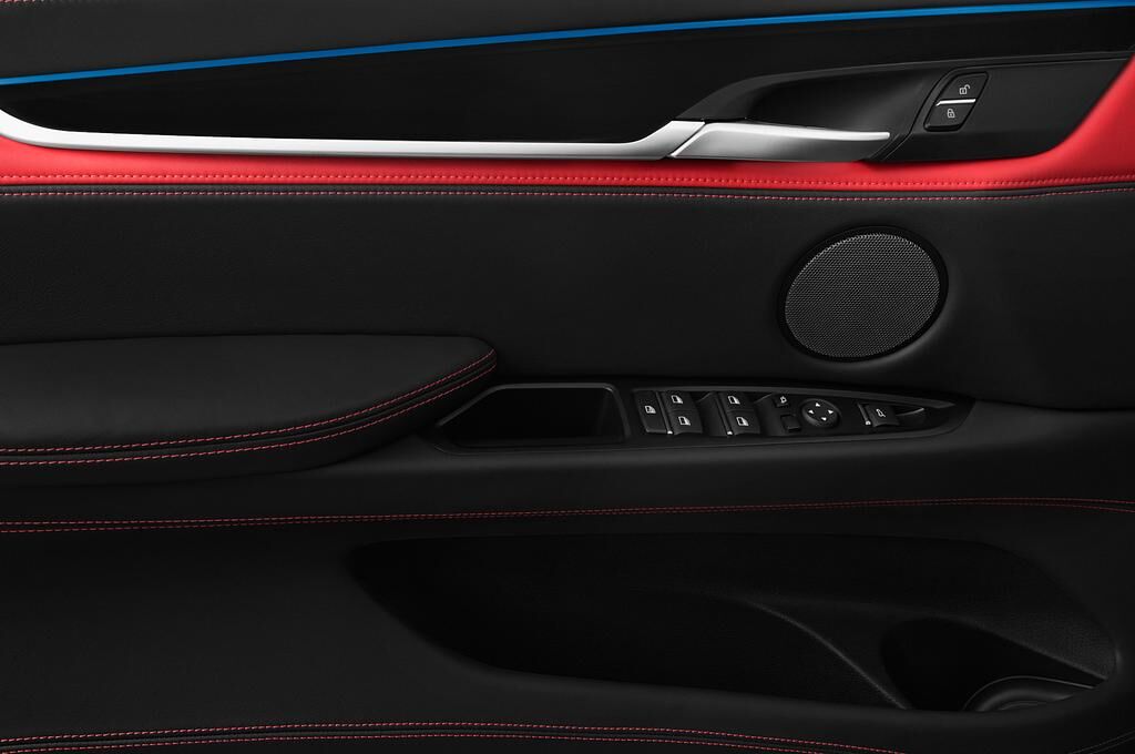 BMW X6M (Baujahr 2018) - 5 Türen Bedienungselemente Tür