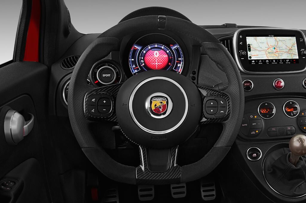 Abarth 595C (Baujahr 2018) Competizione 2 Türen Lenkrad