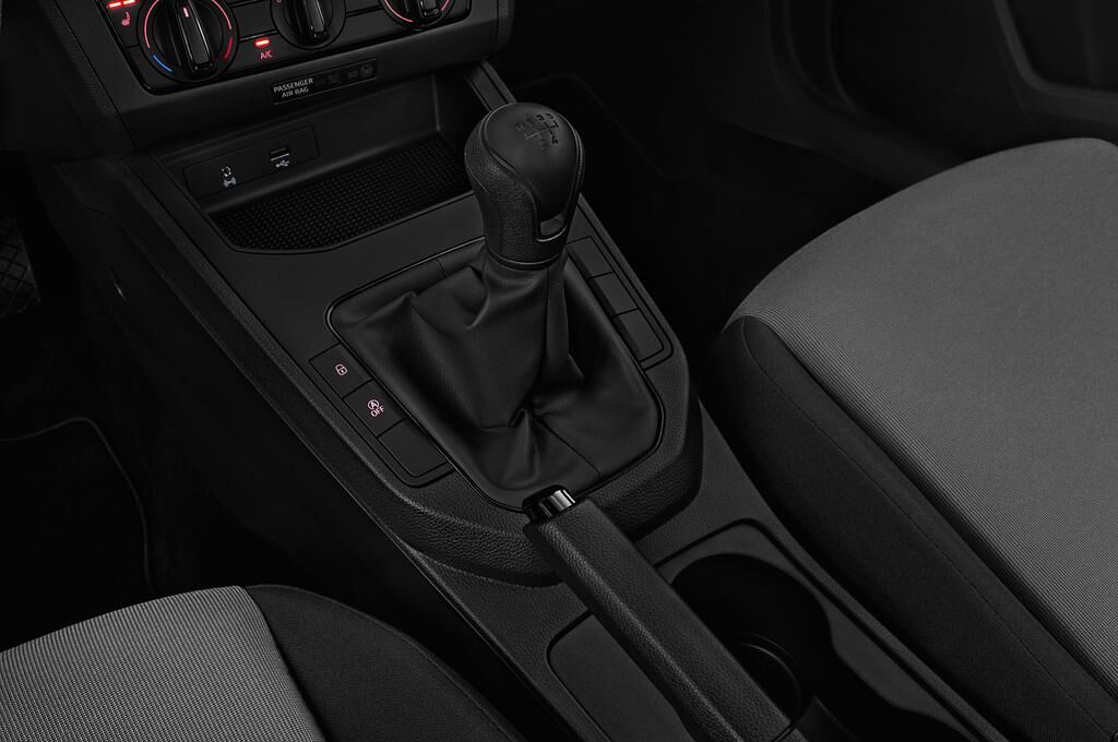 SEAT Ibiza (Baujahr 2018) Reference 5 Türen Schalthebel