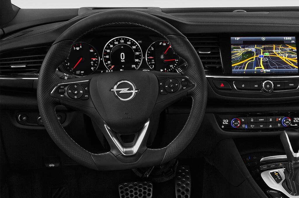Opel Insignia Country Tourer (Baujahr 2018) Exclusive 5 Türen Lenkrad