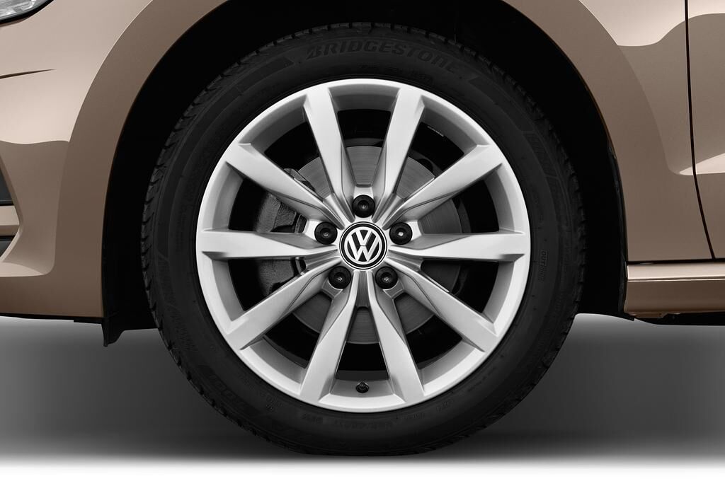 Volkswagen Golf Sportsvan (Baujahr 2018) Comfortline 5 Türen Reifen und Felge