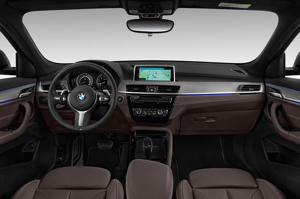 BMW X2 (Baujahr 2018) M Sport X 5 Türen Cockpit und Innenraum
