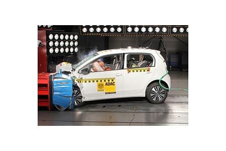 ADAC crasht Elektroauto von VW: Alles sicher