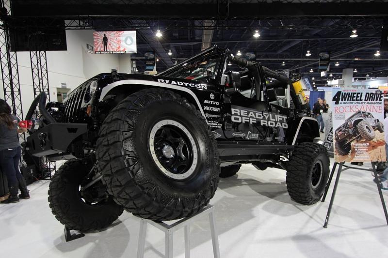 Auf der SEMA Show nicht selten: Fahrwerke für Geländewagen wie diesen Jeep Wrangler, die extreme Verschränkungen ermöglichen