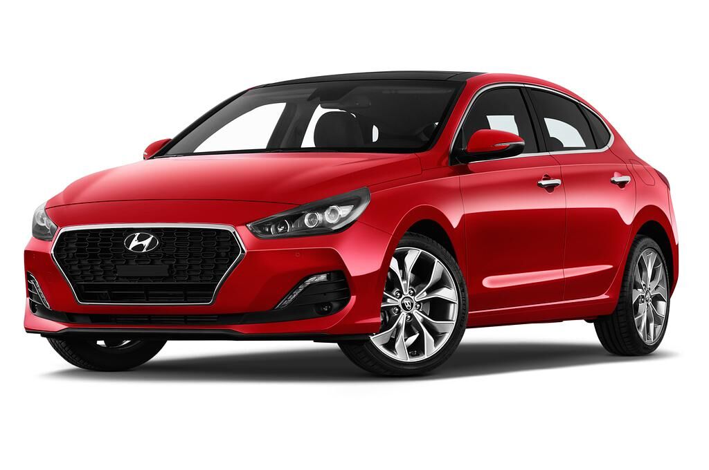 Hyundai i30 Fastback (Baujahr 2018) Premium 5 Türen seitlich vorne mit Felge