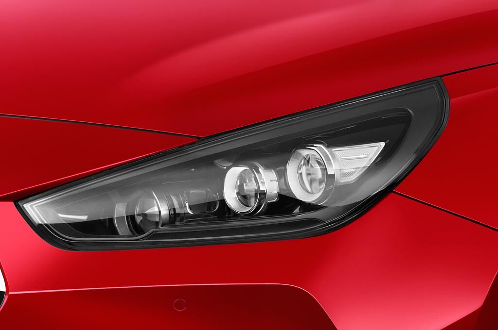 Hyundai i30 Fastback (Baujahr 2018) Premium 5 Türen Scheinwerfer
