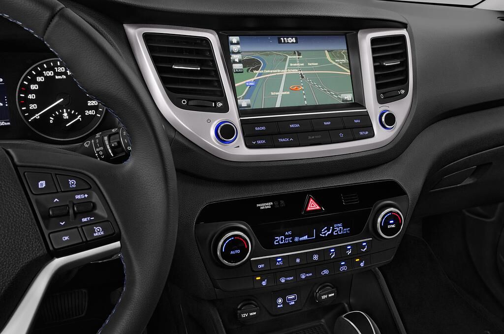 Hyundai Tucson (Baujahr 2018) Passion 5 Türen Temperatur und Klimaanlage