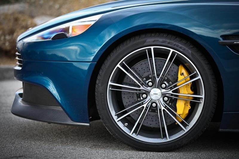 Aston Martin Vanquish Volante