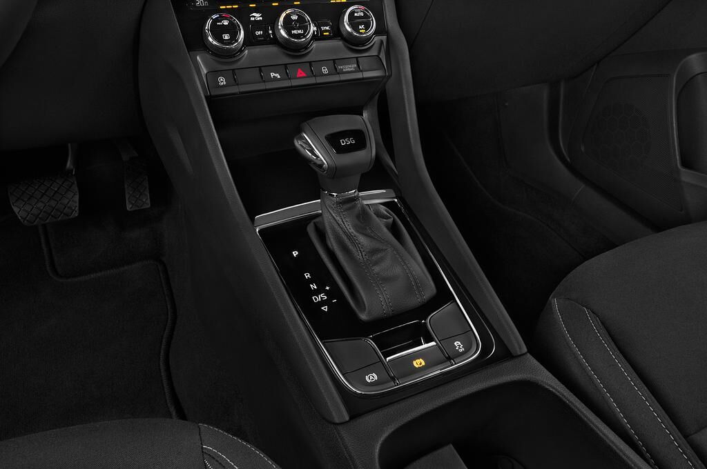 Skoda Karoq (Baujahr 2018) Ambition 5 Türen Schalthebel