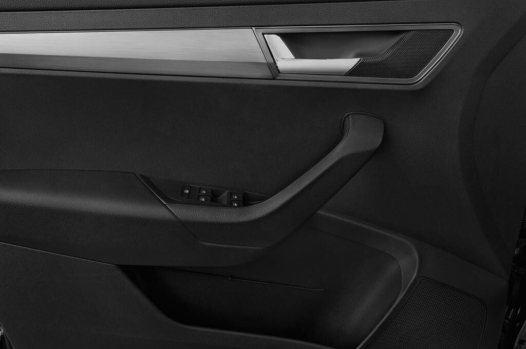 Skoda Karoq (Baujahr 2018) Ambition 5 Türen Bedienungselemente Tür