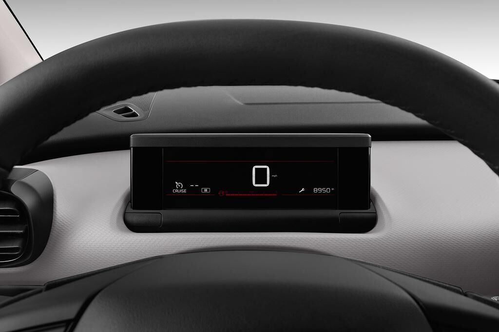 Citroen C4 Cactus (Baujahr 2018) Shine 5 Türen Tacho und Fahrerinstrumente