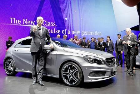 Dr. Dieter Zetsche, Vorstandsvorsitzender der Daimler AG und Leiter Mercedes-Benz Cars, bei der Weltpremiere der neuen A-Klasse in Genf.