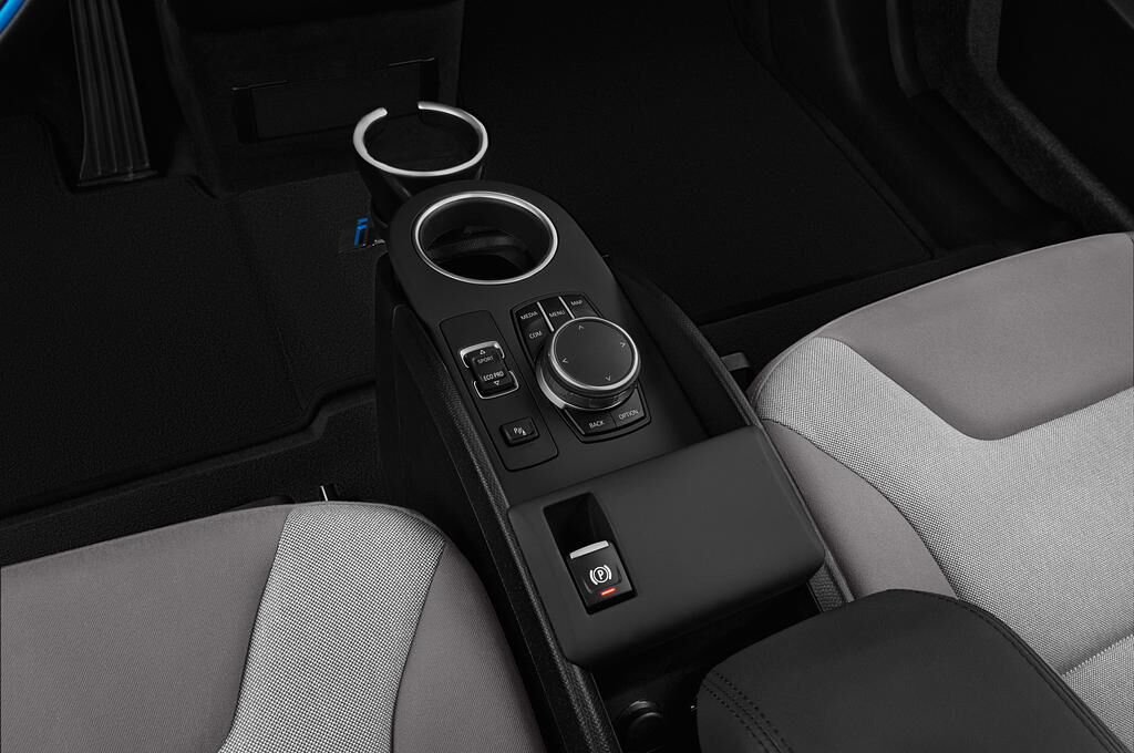 BMW i3 (Baujahr 2018) S 5 Türen Schalthebel